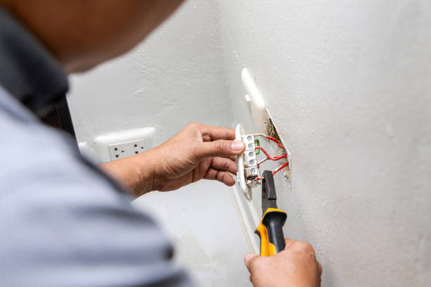 Best Emergency Electrical Repair  in Tupelo, MS